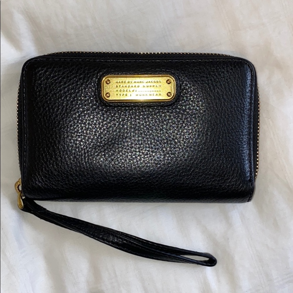 Marc Jacobs zipper wallet